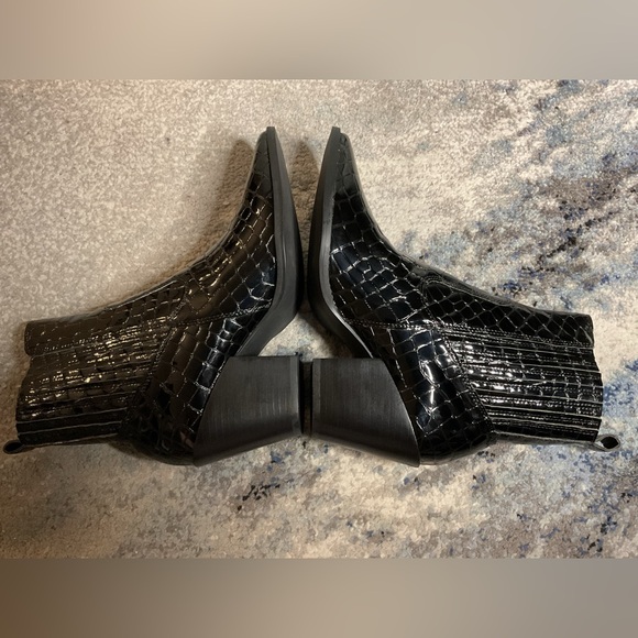AQUA Star Croc-Embossed Ankle Boots in Black - Size 8.5 (NWOB) - Picture 10 of 12